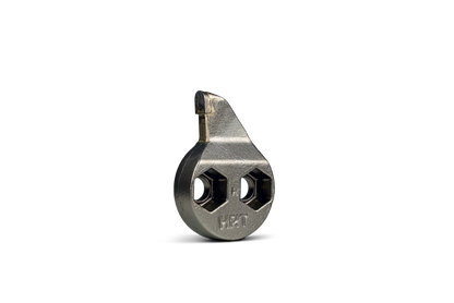 Outil HRT® compatible avec les dessoucheuses Rayco, FSI, Carlton et Vermeer. Outil adapté avec trous de fixation.